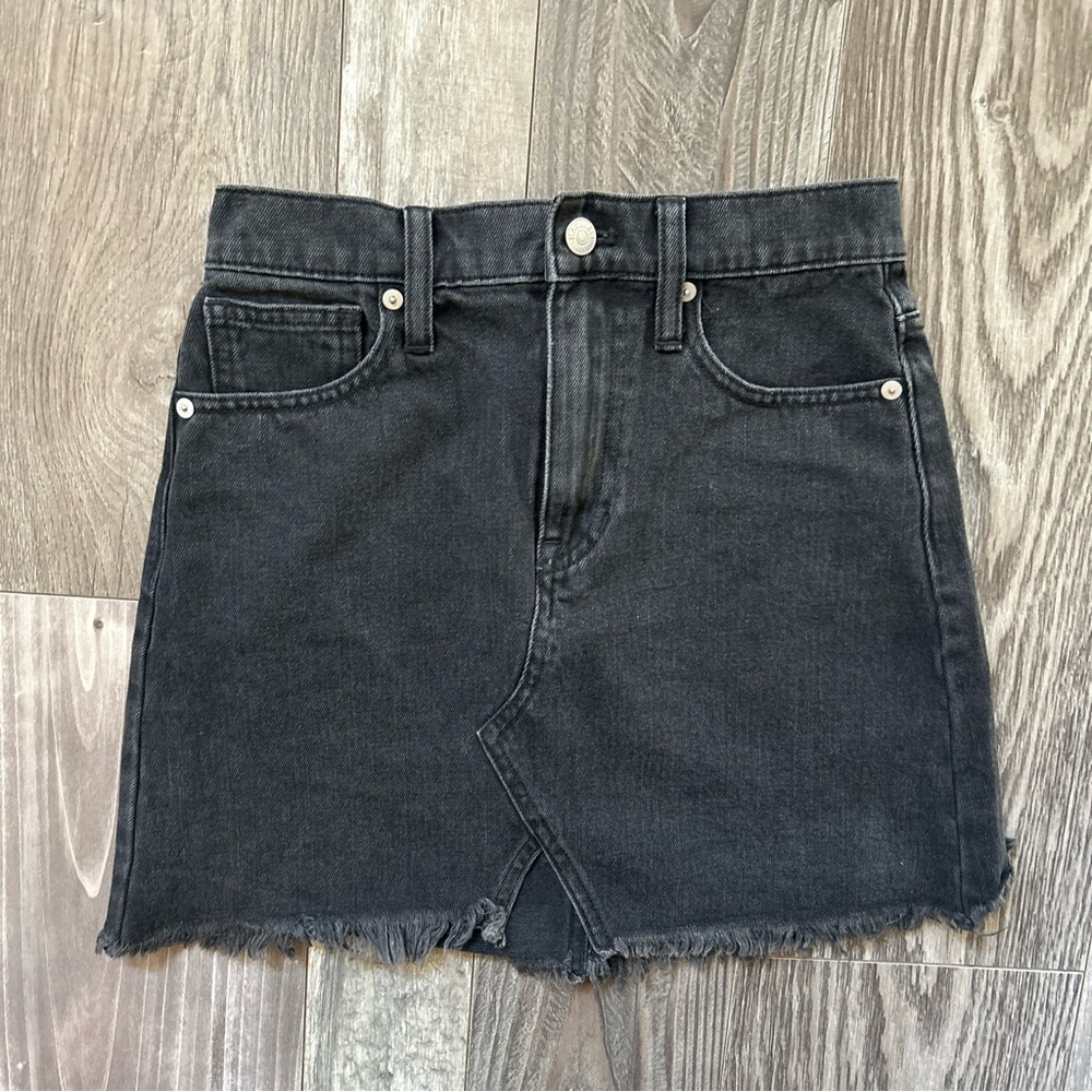 Madewell Women’s 23 Denim Rigid A-Line Mini Skirt Jean Raw Hem